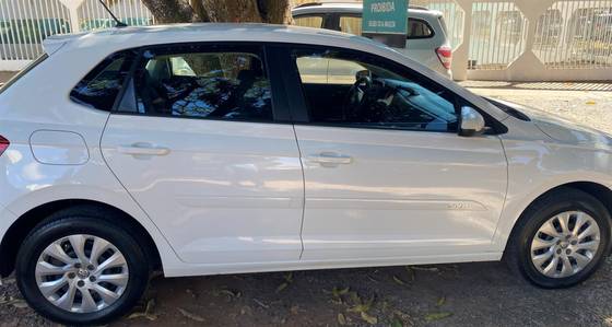 VOLKSWAGEN POLO 1.0 MPI TOTAL FLEX MANUAL VOLKSWAGEN POLO 1.0 MPI TOTAL FLEX MANUAL